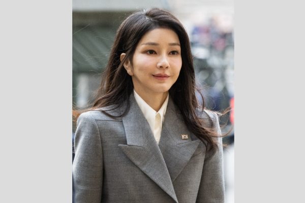 韓國總統尹錫悅被拘捕,金建希斥警衛未用槍阻止