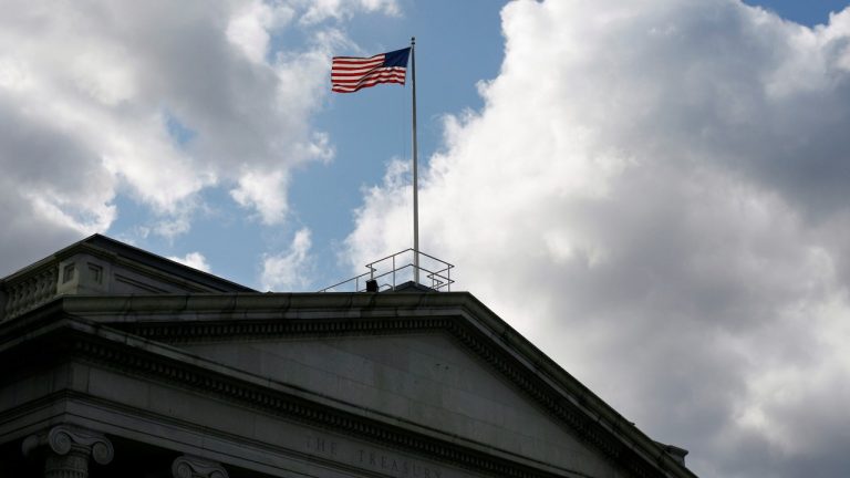 「美債急跌引發財政部放鬆國債監管討論」