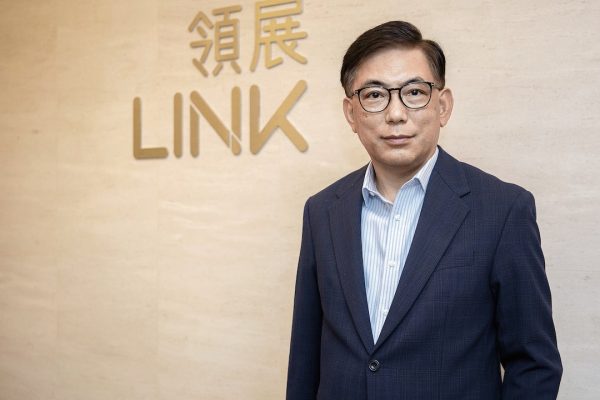 「領展53物業裝太陽能發電 年發電量達420萬度」