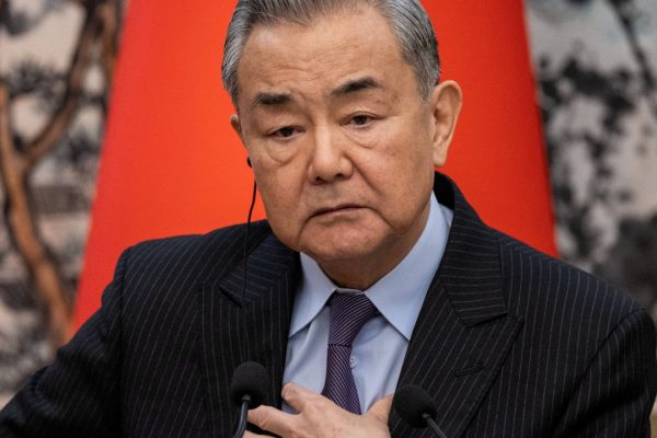 王毅籲印巴克制 防局勢惡化