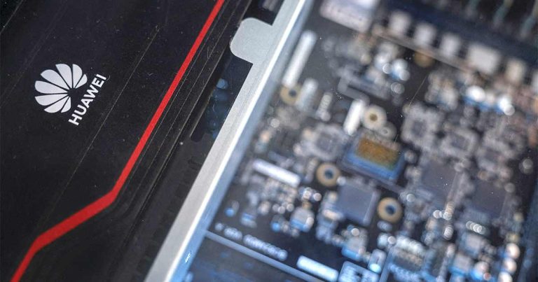 華為震撼測試！最新AI芯片能否取代輝達霸主地位？