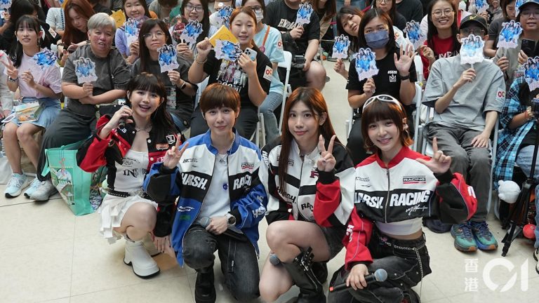 怪物星人襲港　商場音樂節吸百人