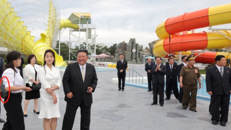 朝鮮第一夫人李雪主時隔1.5年再現身 疑似Gucci手袋引熱議