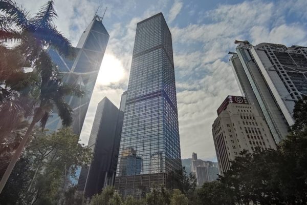 「穩定幣的興衰:從無本生利到金融危機」